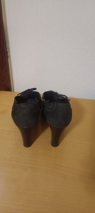 Отдам ботильоны размер 37