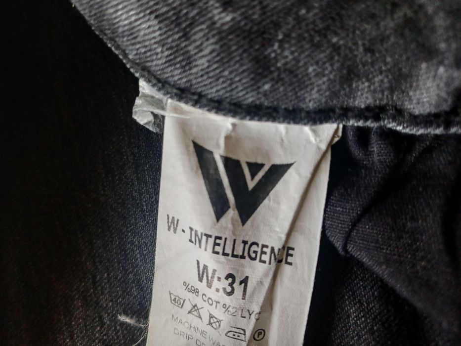 Дънки- мъжки "Intelligence" на Jack & Jones.