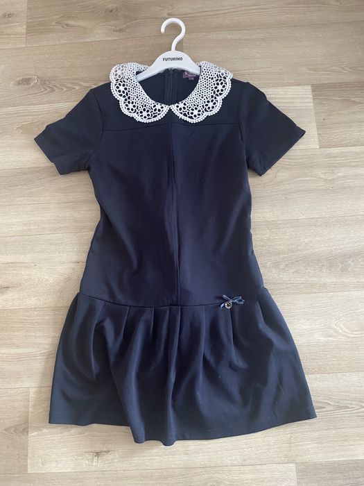 Продам школьное платье на девочку