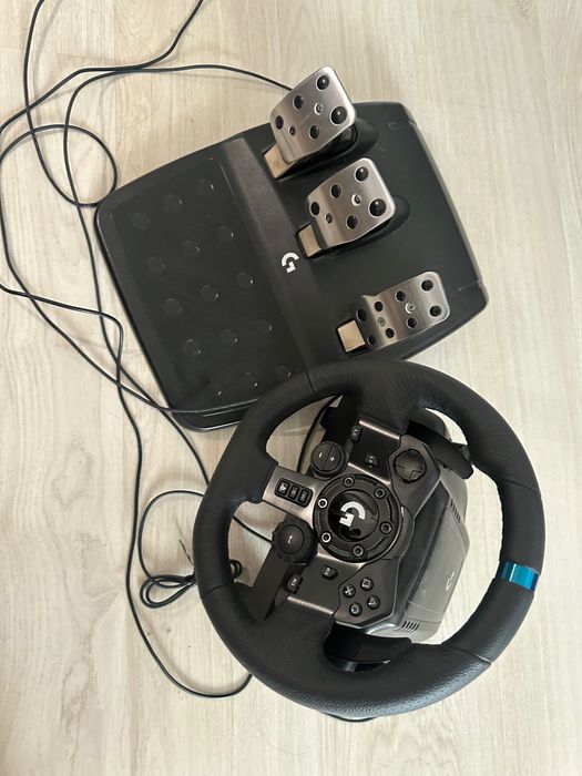 Logitech G923, руль и педали