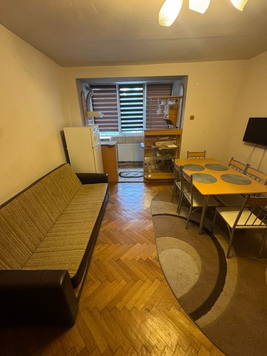 Inchiriez apartament