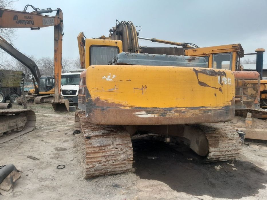 Ekskavatorlar 16 12 9m buldozer greyder va boshqa texnikalar arendaga