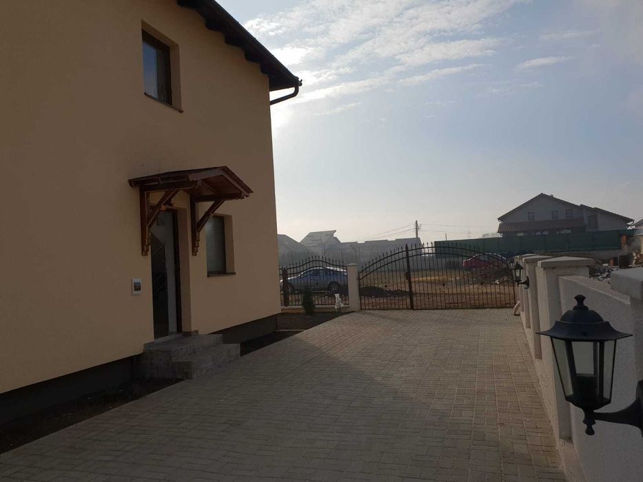 Inchiriez apartament