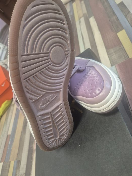 Adidasi Air Jordan 1 Acclimate