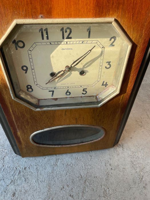 Стар часовник 40 лв.