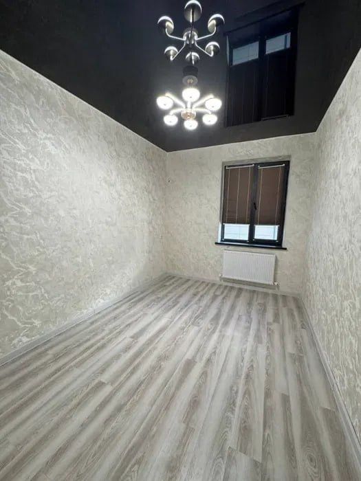 3 хонали гиштли квартира тезда сотилади