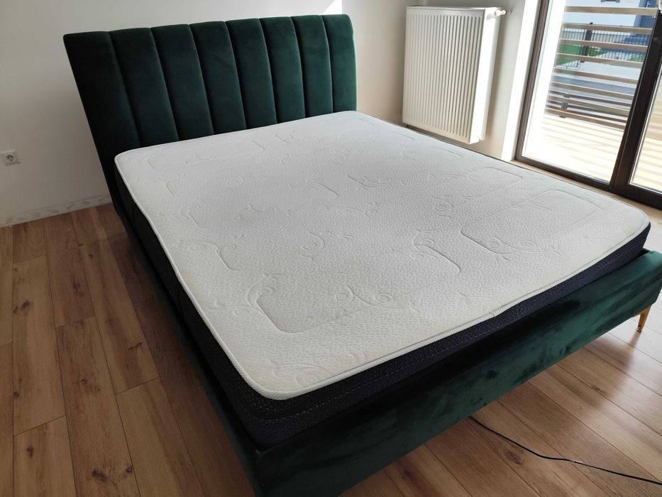 Pat matrimonial aspect de catifea complet 160x200 (cadru, saltea si somiere)