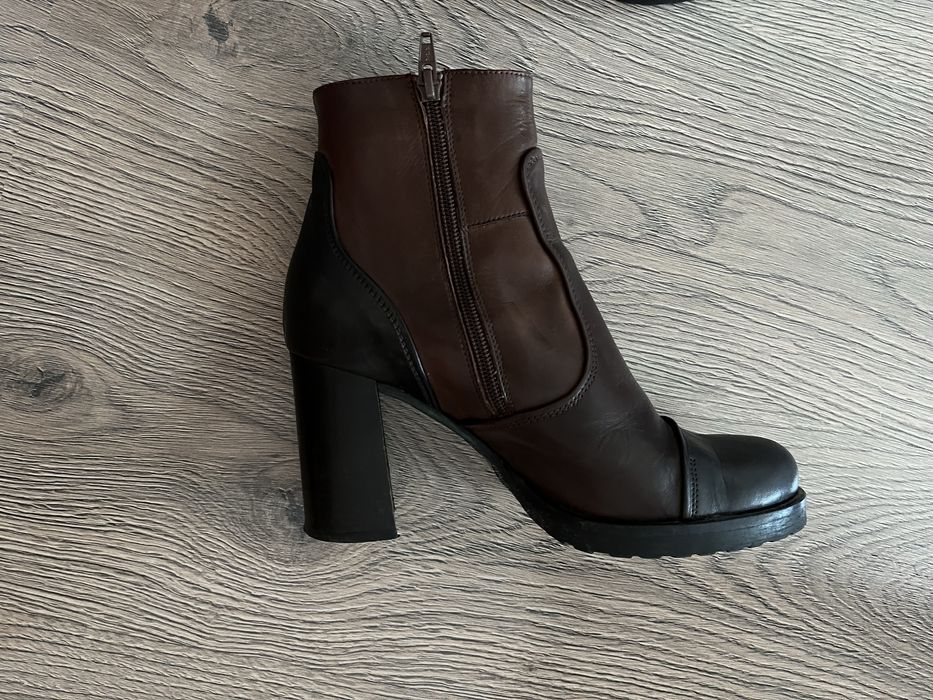 Botine de piele cu toc gros