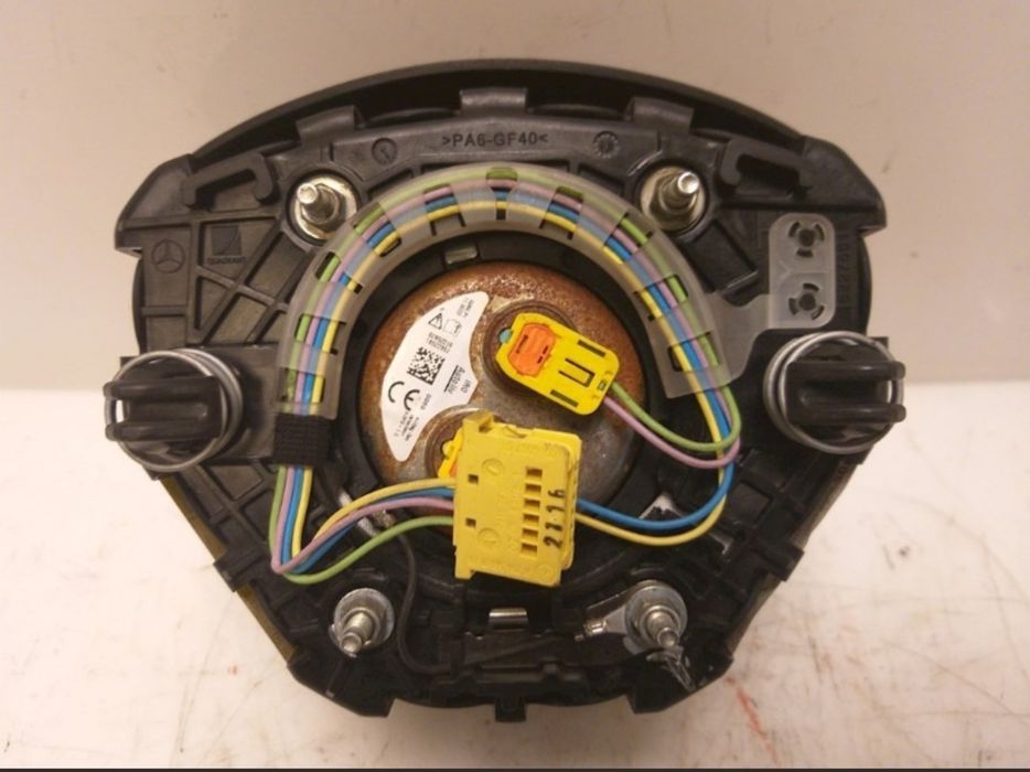 Еърбег волан колена мерцедес е класа W213