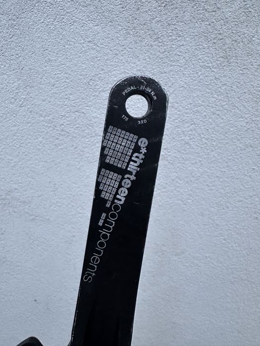 Pedalier The Hive 175 mm cu ax integrat
