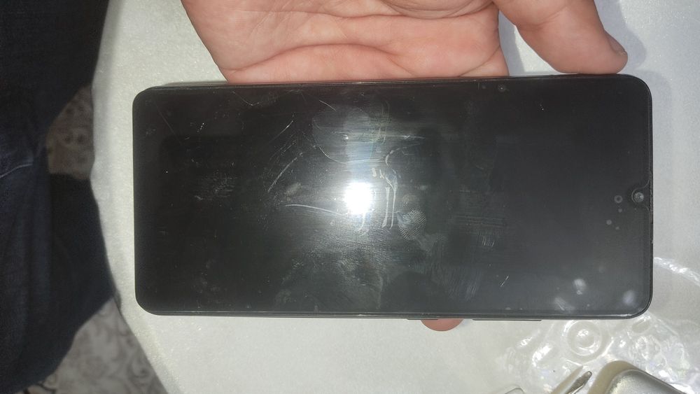 Samsung A32 4/128 Gb oynasi singan