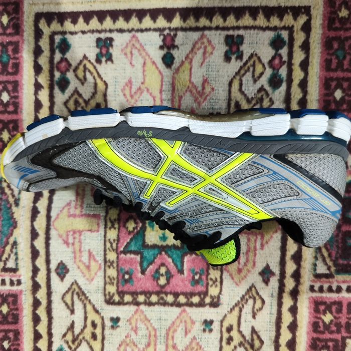 Беговые кроссовки Asics Gel GT-2000