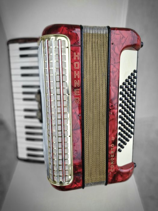 Acordeon Hohner  concerto 2 cu 72 basi