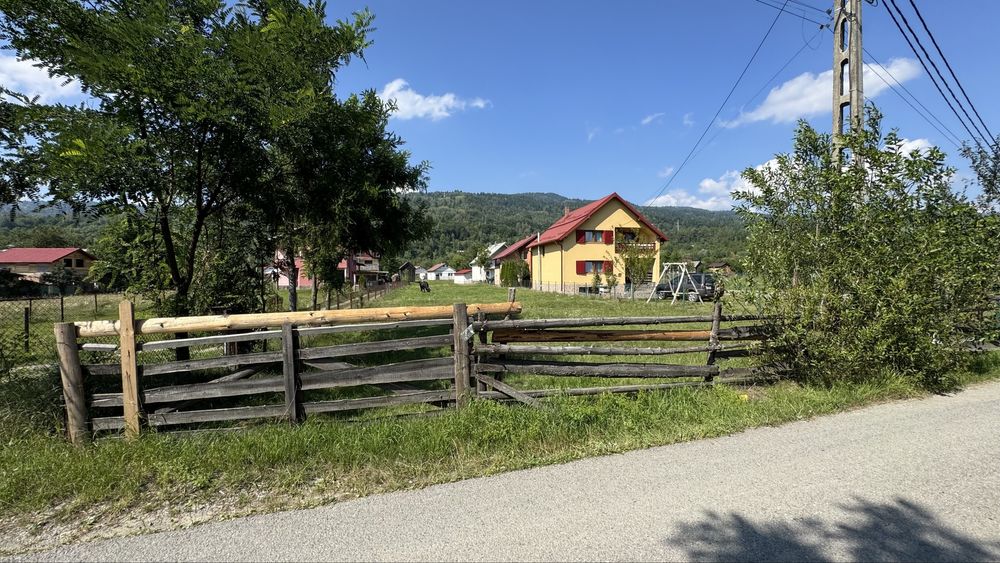 Vand teren intravilan  (Moisei)