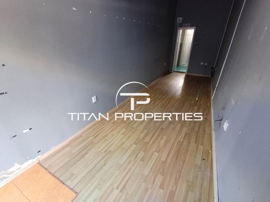 Дава се под наем Магазин в Бургас, Център - 20 кв.м за 204 € - Снимка #1