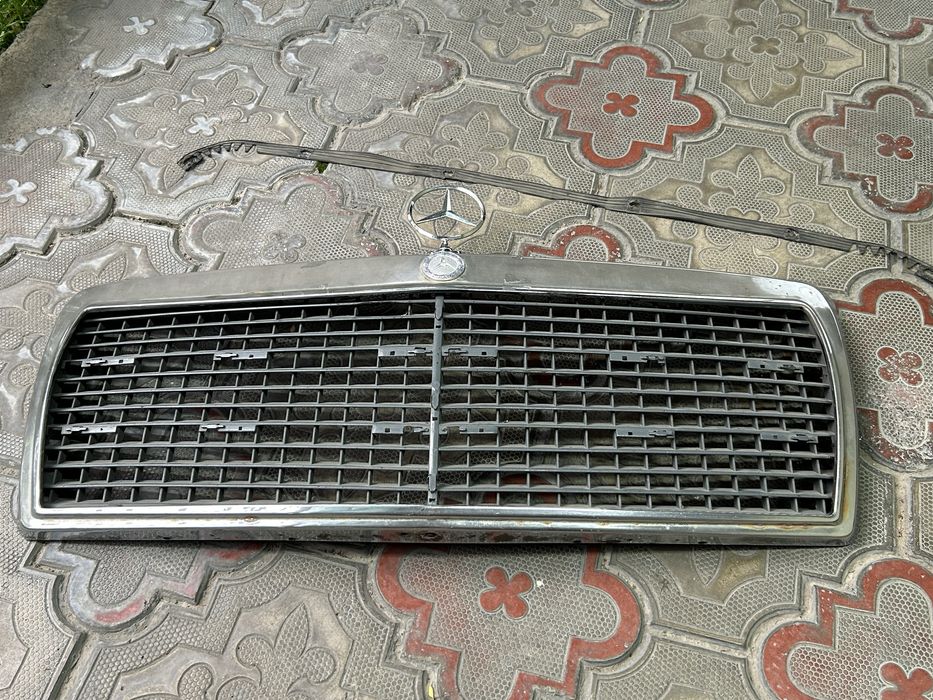 Решетка радиатора на мерседес w190
