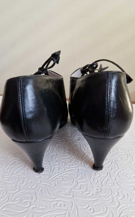 Pantofi din piele ,Guban ( anii 90')