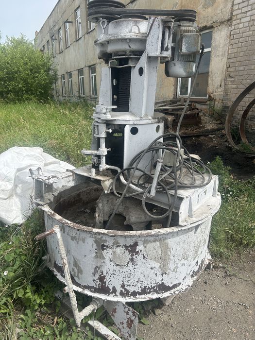 Бетономешалка принудительная