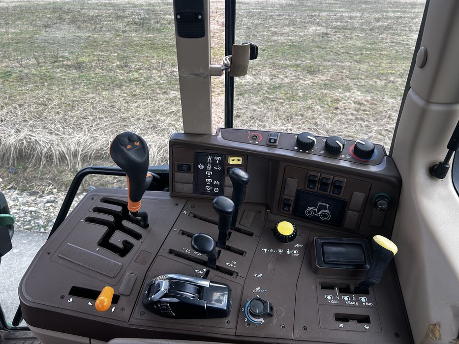 Tractor John Deere 6910