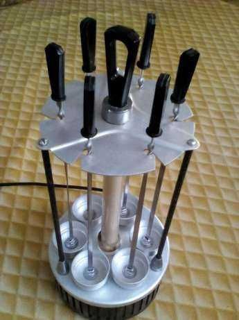 Электрошашлычница " Таврия " с вращающимися шампурами  1989 г .СССР.