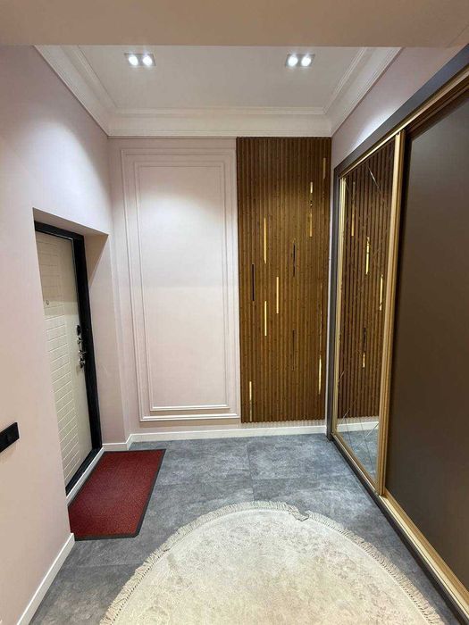 3-комнатная квартира в центре возле парка Дустлик
