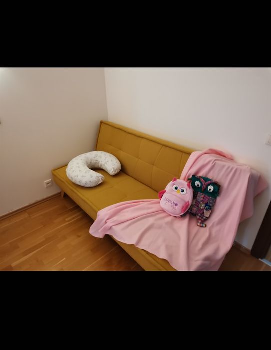 Canapea extensibila, 3 locuri, in conditii foarte bune