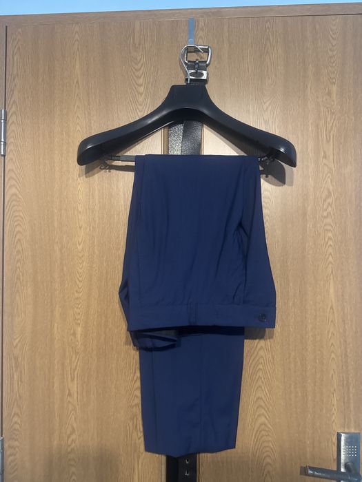 Costum cu sacou si pantaloni complet