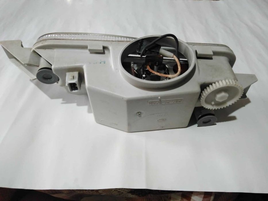 Фар за мъгла / халоген за Форд „Ескорт” 1995г.-1998г.