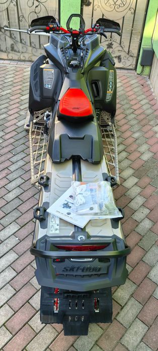 Snowmobil Ski Doo Summit X 850  Turbo  121 mile !!!