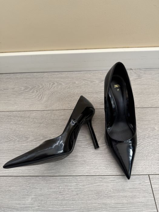 Pantofi Zara 9.5 cm  lac  negri