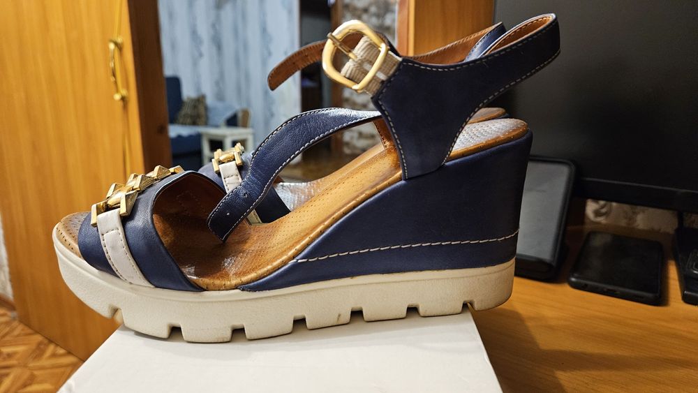 Босоножки на платформе