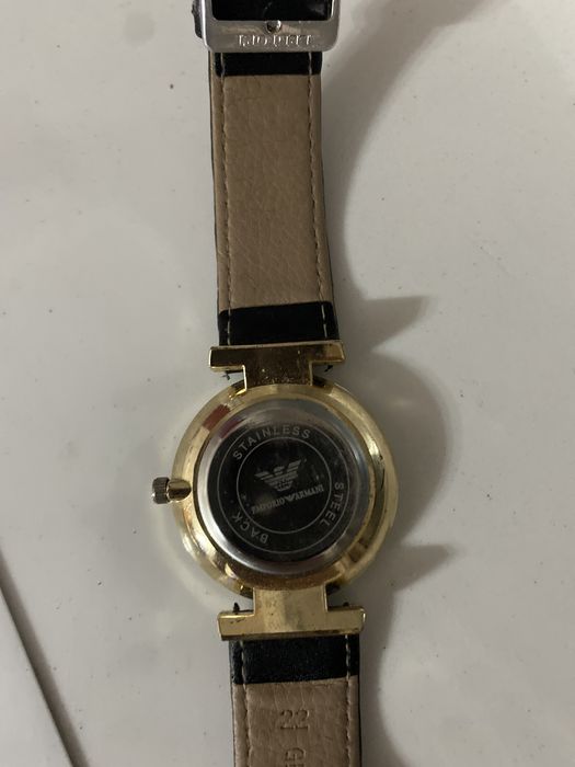 Продам часы emporio armani