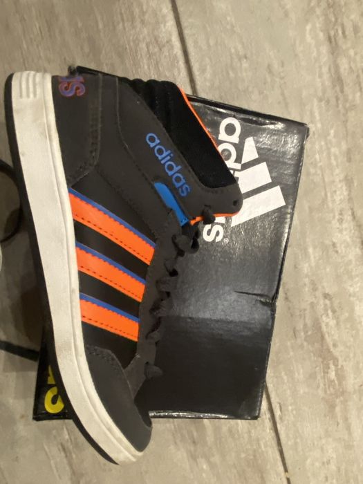 Маратонки Adidas нови