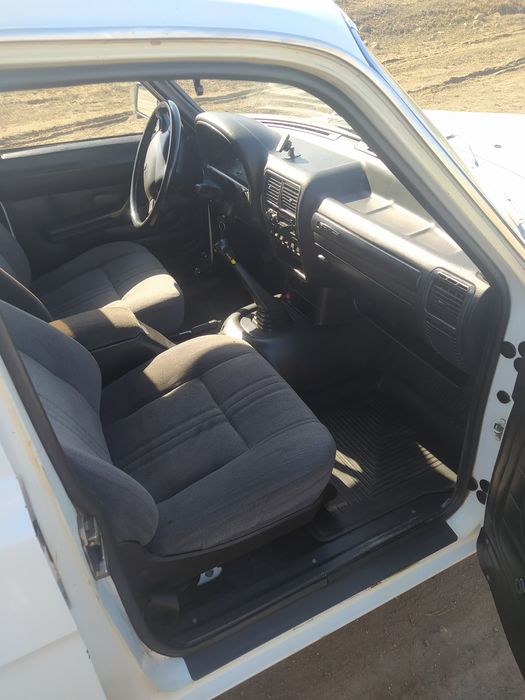 Автомобиль газ 3110