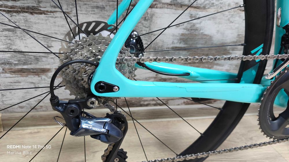Cursiera carbon Bianchi Specialissima CV Disc Ultegra Fulcrum 400 | 57