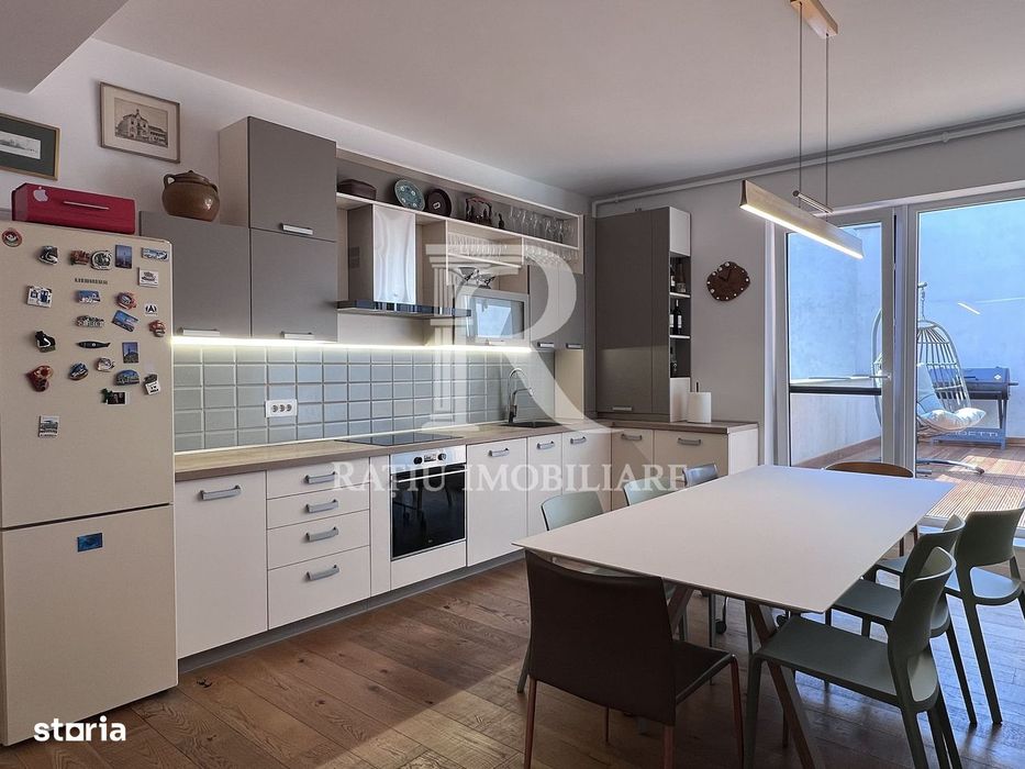 Penthouse cu Design Eclectic | Central | Panoramă Unică | Oradea