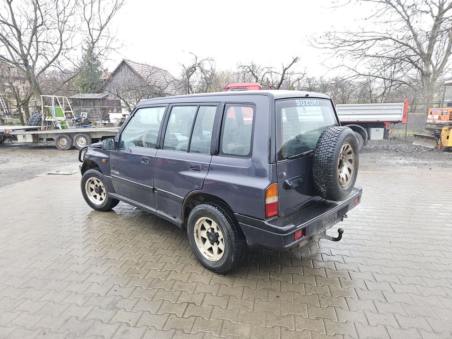 Suzuki vitara 1.6 i, 4 x 4 reductor mic mare