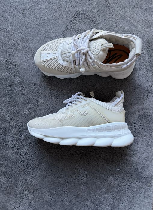 Versace chain reaction