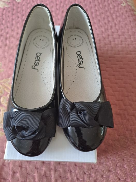 Продам туфельки для девочки