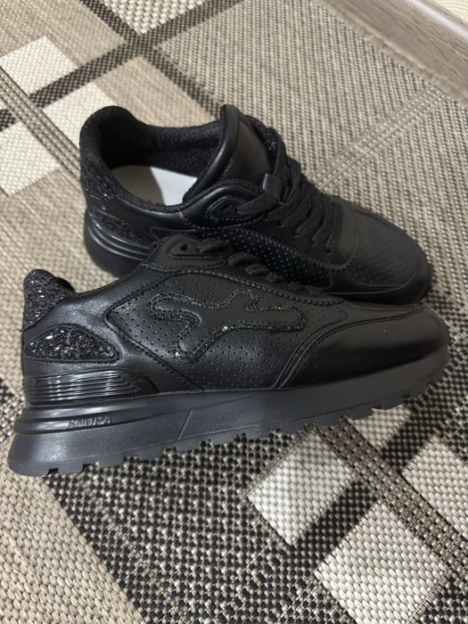 Кроссовки женские, 36 размер