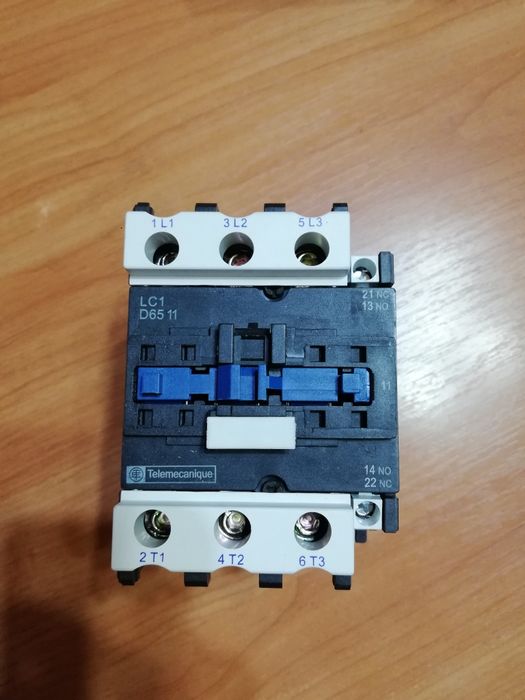 Пускатель Schneider electric. 65 Ампер, 220V.(LC1-D6511)