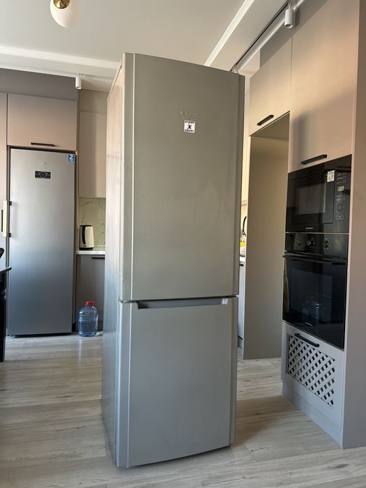 Холодильник Hotpoint с проблемным мотором