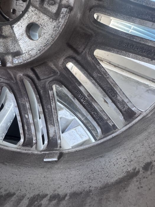 Лети джанти със зимни гуми за Ауди а 5 audi A5