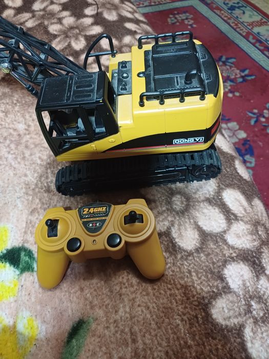 Продам подьемный кран на пульте.