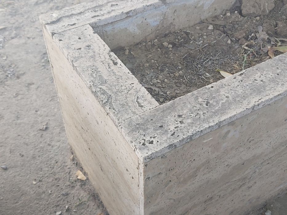 Кашпи от травертин