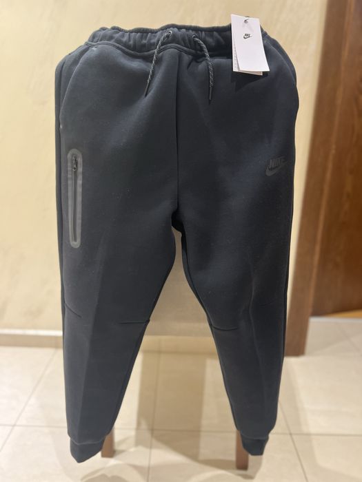 Nike tech черен за момиче