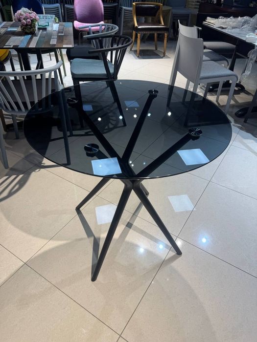 Столы и стуля  для вашего дома  офиса и кафе