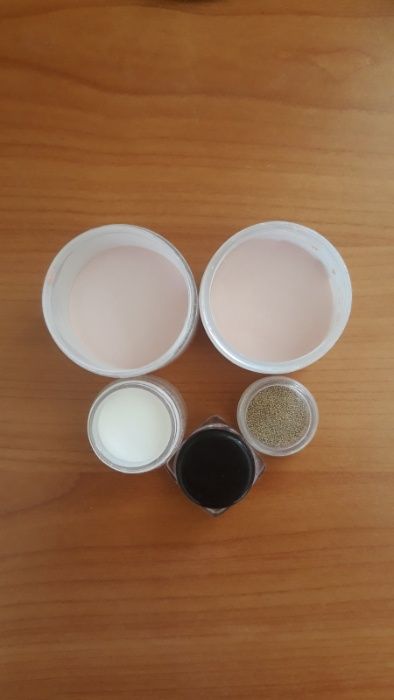 Акрилен прах за нокти