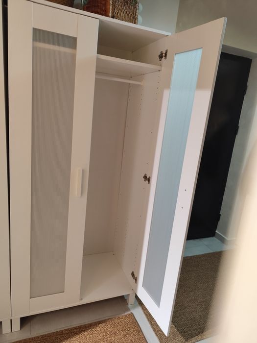 Vând pat pentru dormitor împreună cu dulap