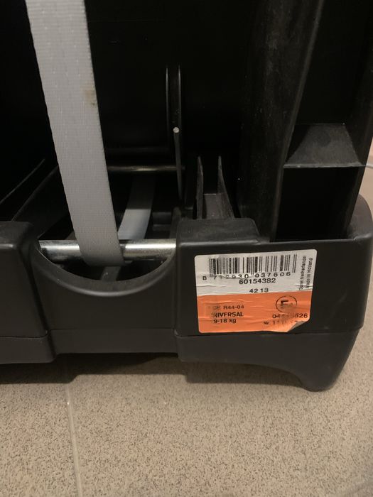 Vand scaun auto copii Maxi Cosi 9-18 kg centura (fara isofix)